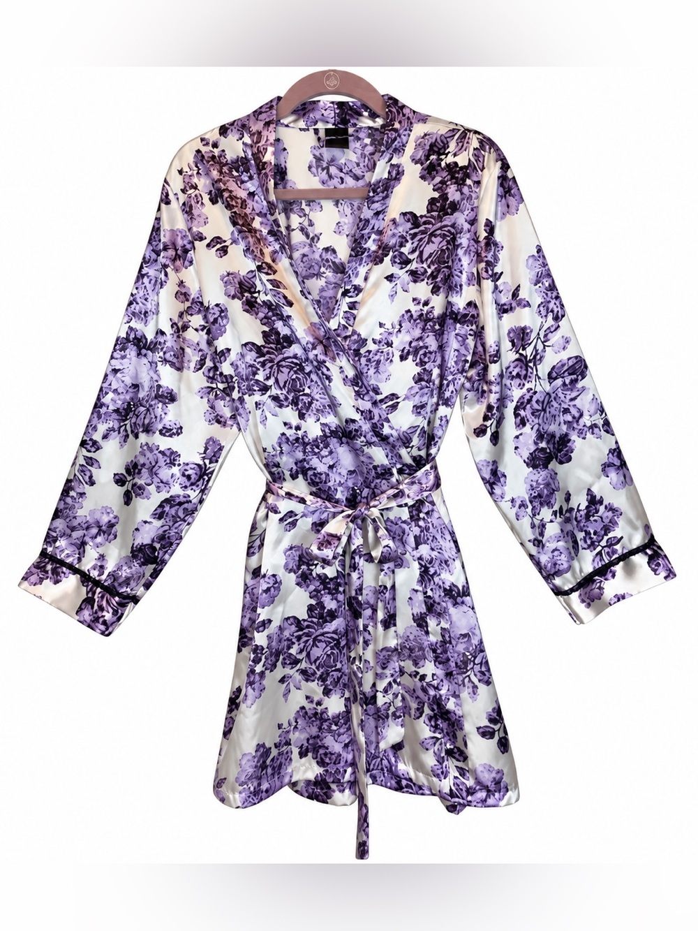 Apt. 9 Satin Robe Sz XXL White with Purple/Lavender Flowers Lace Trim at Sleeve